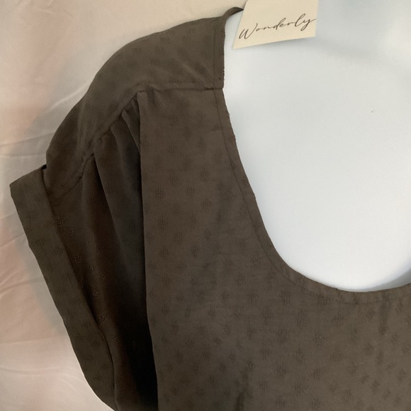 Wonderly Plus Size Blouse.  Charcoal Gray. Size 4x.  Cuffed sleeves. - Picture 2 of 3
